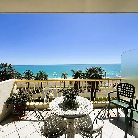 2 Pieces Avec Terrasse Et Vue نيس